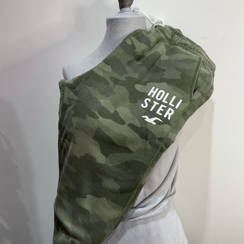 Hollister men’s sweats